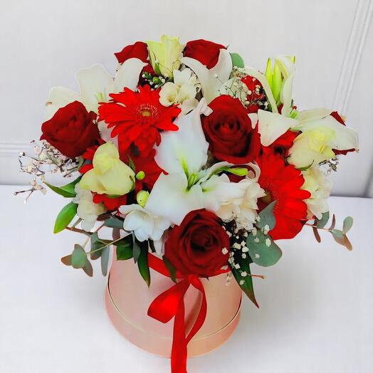 Изящество любви – Смешанная композиция в коробке