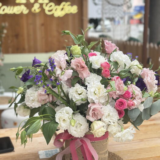 Lisianthus basket