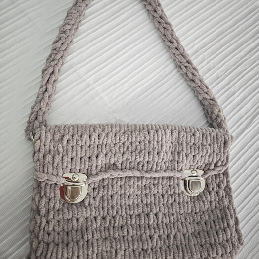 El Yapımı Örgu Peluş Çanta