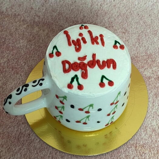 Özel Tasarım Bardak Pasta: İyi ki Doğdun Serisi (pastayı ye fincanı kullan)