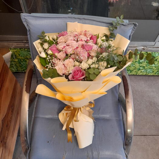 Pembe gul buketi