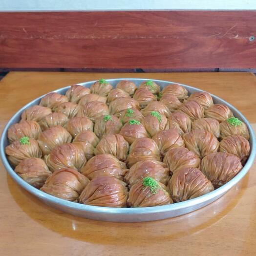 Fıstıklı midye dolma