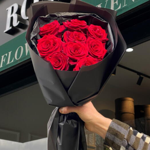 🌹 9 Kırmızı Gul Buketi – Zarif Hediye