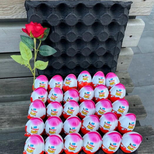 30 ADET KİNDER SÜPRİZ YUMURTA KOLİSİ