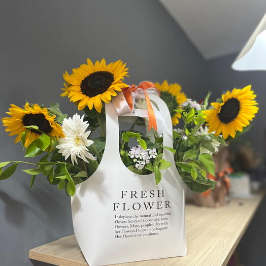 Ayçiçeği ve beyaz