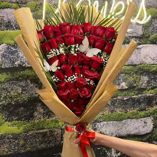 41 Li Kraft Kâğıtta Kırmızı Gul Buketi