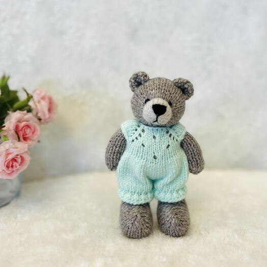 El Yapımı Amigurumi Tulumlu Mini Ayıcık – Sevimli Hediye