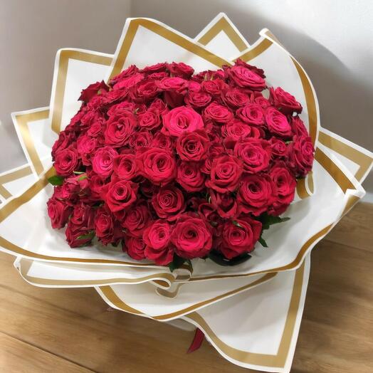 İthal 101 Kırmızı Gul Buketi – Aşkın Sonsuz Sembolu