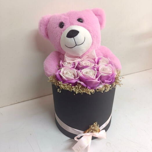 Silindir kutuda pembe ayı ve 6adet pembe yapay guller