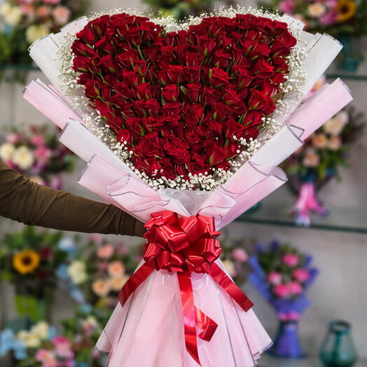 Kalp Şekilli Kırmızı Gul Buketi