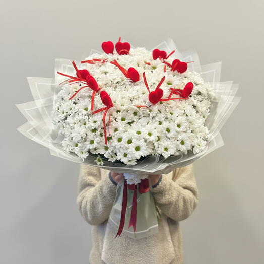 Guluşu guzel olan kadınlar papatya sever