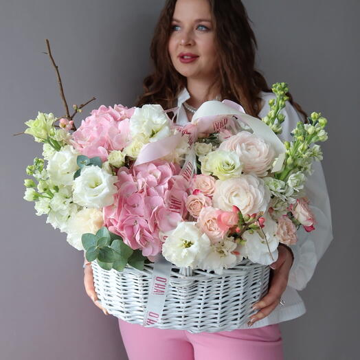 Narin çiçek sepeti