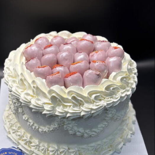 Pembe Çikolatalı Çilekli Kek