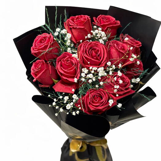 Букет из 11 красных роз – премиальный дизайн в чёрной упаковке
