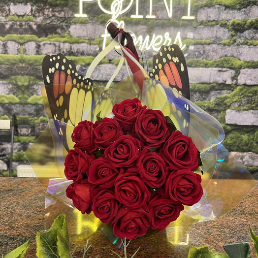 SİYAH KELEBEK ÇANTASI YAPAY 15Lİ KIRMIZI GÜL