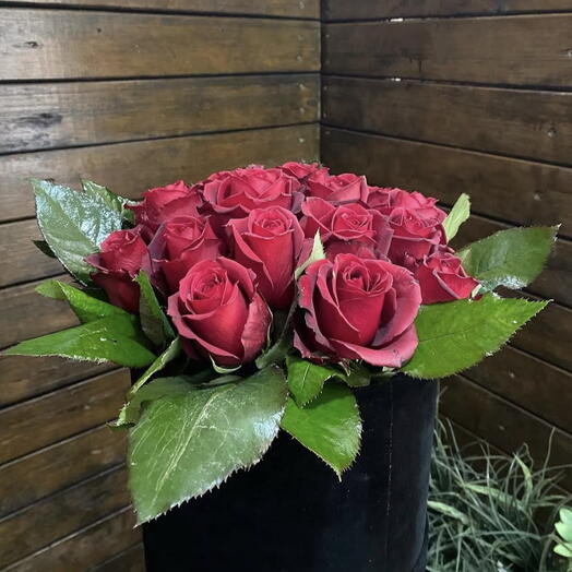 Yumuşak kırmızı gül kutusu