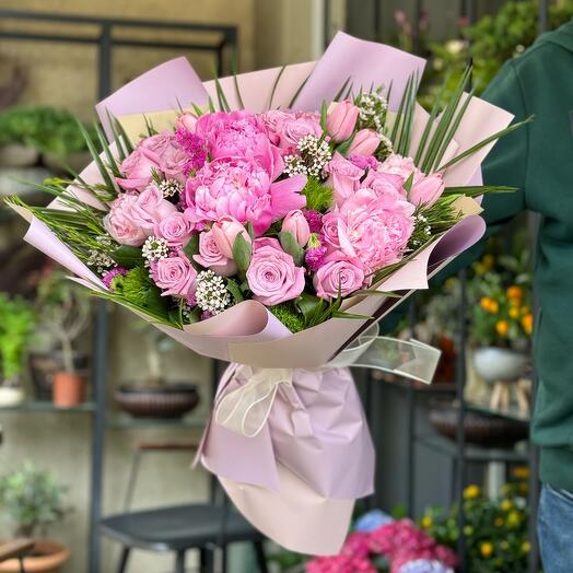 Şakayık Lale ve Gul Buketi