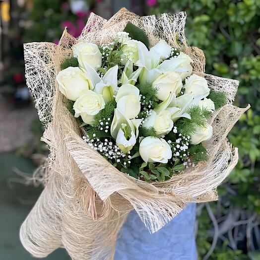 Beyaz Gul Casablanka  buket