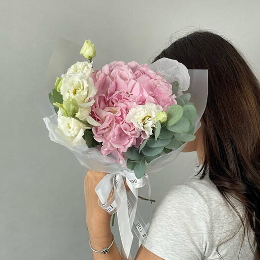 Mini bouquet with hydrangea