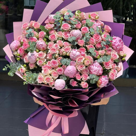 Spray rose paony bouget
