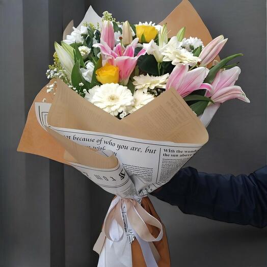 Beyaz ve Sarı Lilyum ve Papatya Buketi