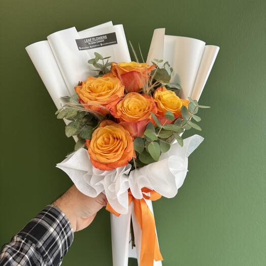 5 li beyaz turuncu gul buketi