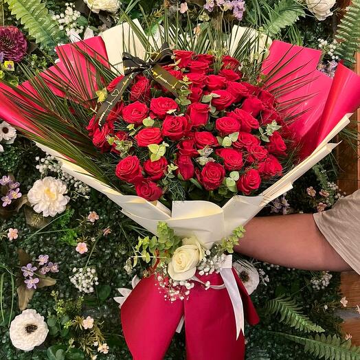 MEGA BOY 51 Lİ KIRMIZI GÜL BUKETI