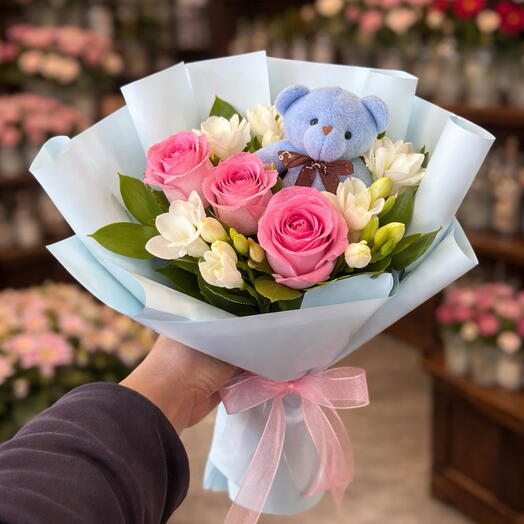 İthal Pembe Gul Beyaz Frezya Ayıcık Buket🌸