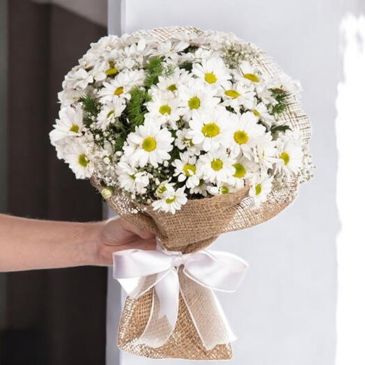 Hasıra Sarılı Beyaz Papatya Buketi