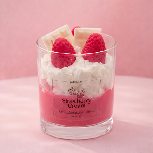 Strawberry Cream Çilek Kokulu Soya Mum