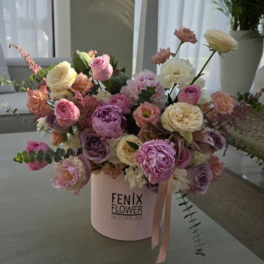 Eustoma ve gullu kutu