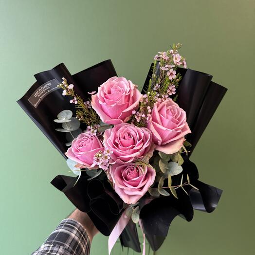 Sihah pembe gul buketi