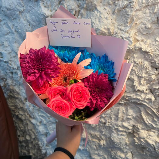 Rose and chrysanthemum bouquet