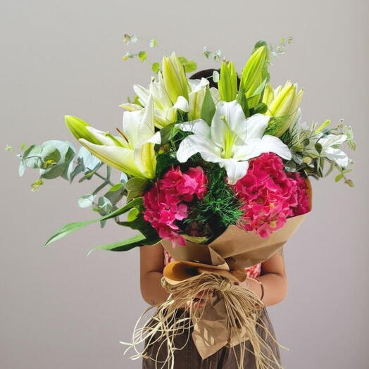 Magficent Bouquet of Lilies and Hydrangea