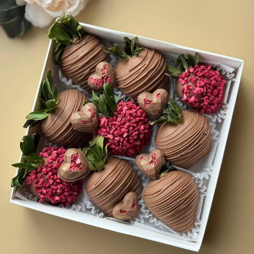 Çikolata Kaplı Çilekler Lüks S Kutu