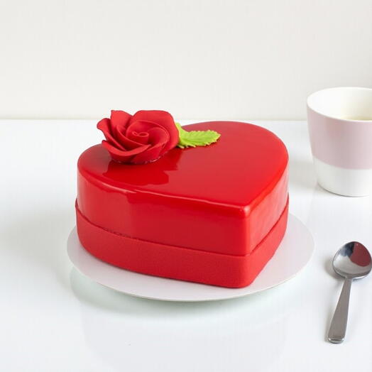 Frambuazlı kalpli 4 kişilik pasta