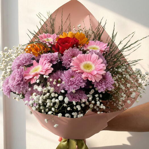 Gelbera Papatya Karışık Buketi – Renkli ve Canlı Çiçek Aranjmanı