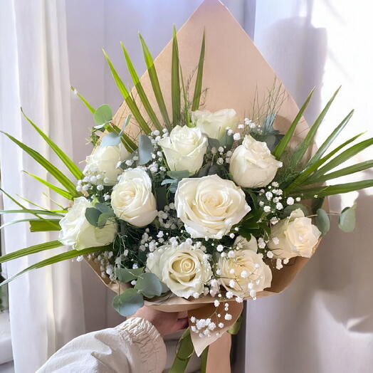 White rose buket