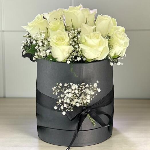 Siyah Kutuda 9 Beyaz Gul Buketi