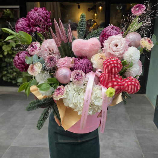 Kutuda çiçekler micky