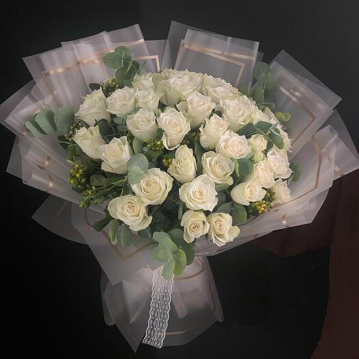 41 angel white roses