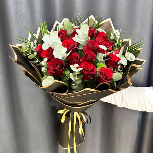 17 Red rose bouquet