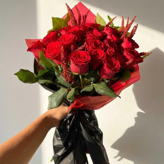 İthal 25 Kırmızı Gul Buketi