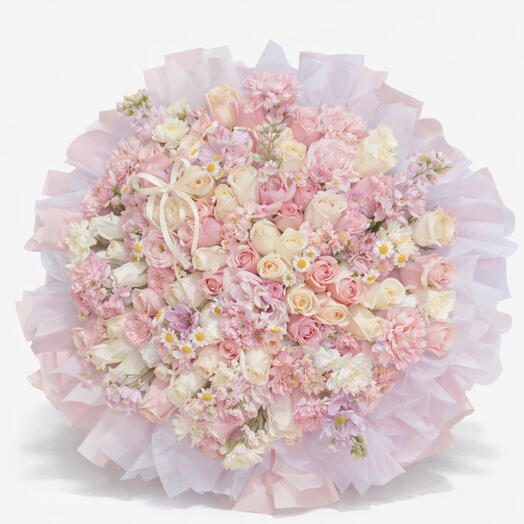 Mixed bouquet of white and pink roses