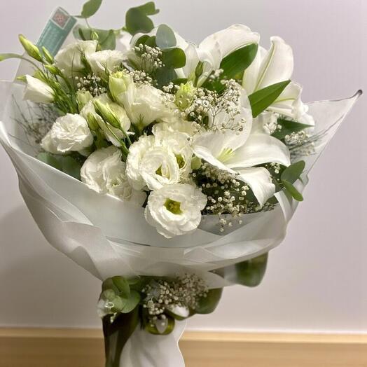 Beyaz Lilyum ve Lisyantus Buketi