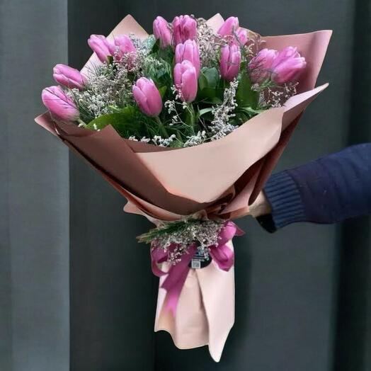 Pembe Zarafet: 20 Pembe Lale Buketi