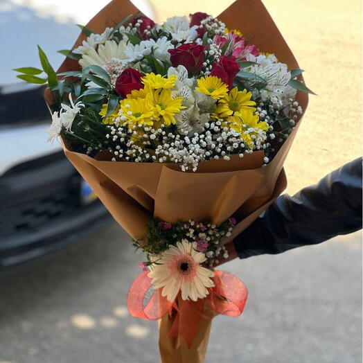 Mevsim çiçekleri ve Guller Buketimm