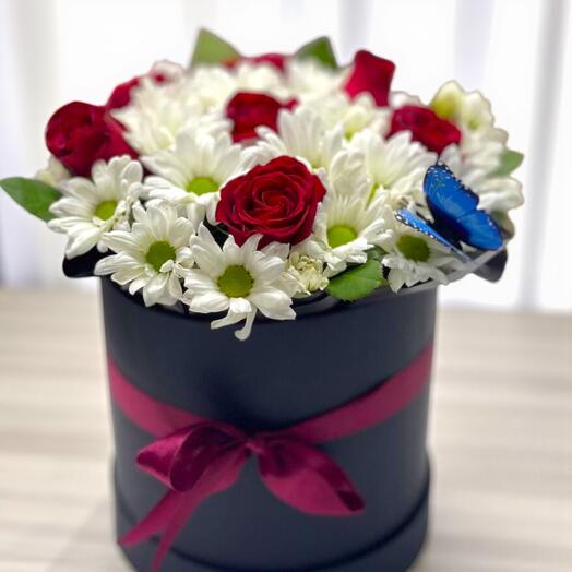 Red Rose and White Daisy Arrangement in a Box – Chic and Romantic Touch
