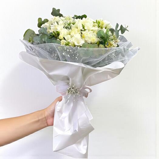 Buyuk Boy Beyaz Frezya Buketi