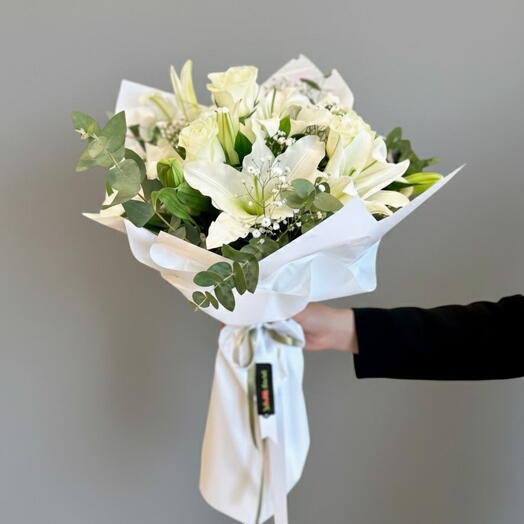 White Lilyum and Roses